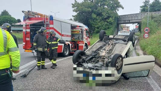 Verano – Incidente sulla SS36: donna perde il controllo dell’auto che si ribalta