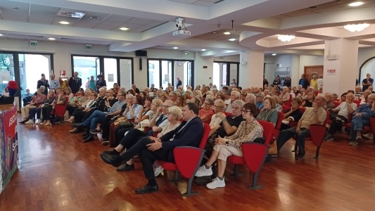 Grande interesse dei cittadini per l’incontro “Basta truffe” organizzato dalla A.N.Carabinieri