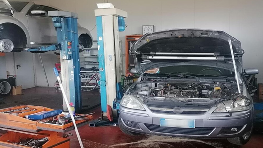 Oltre 10mila euro di multa ad un gommista trasformatosi in meccanico